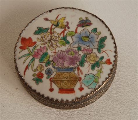 old decorative chinese metal box with lid|Antique Chinese Porcelain Box .